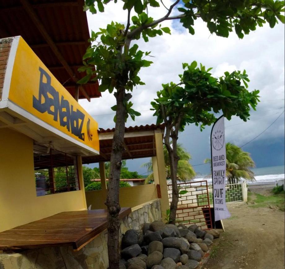 Bananoz Surfhouse Transito Exterior foto